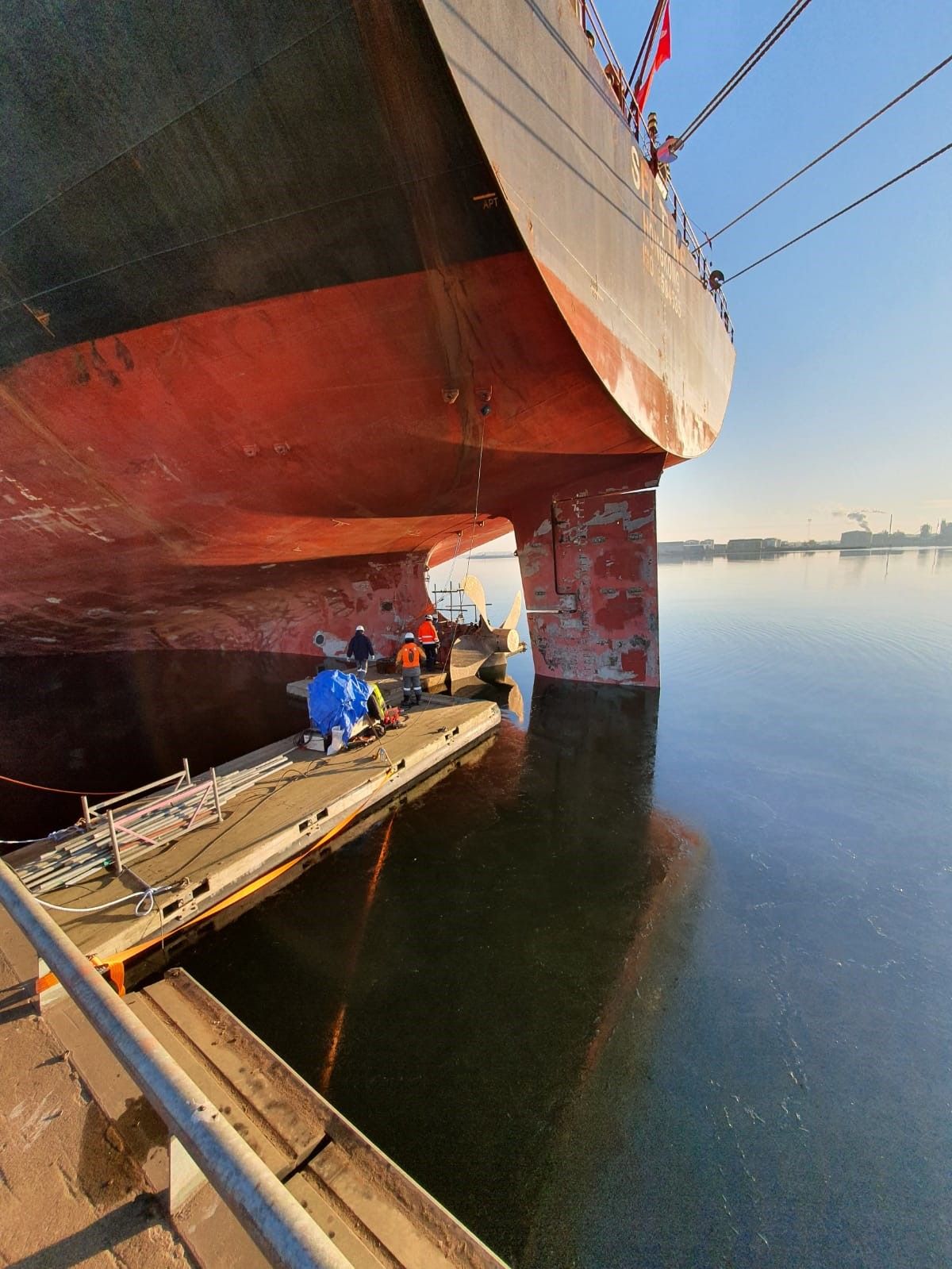 QUALIFIED  STERN SEAL  & PROPULSION  SERVICE